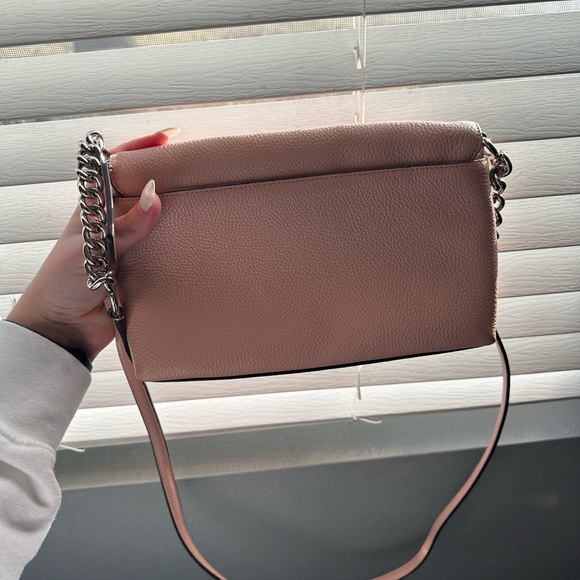 Coach purse: more of a light pink shade - Picture 2 of 5